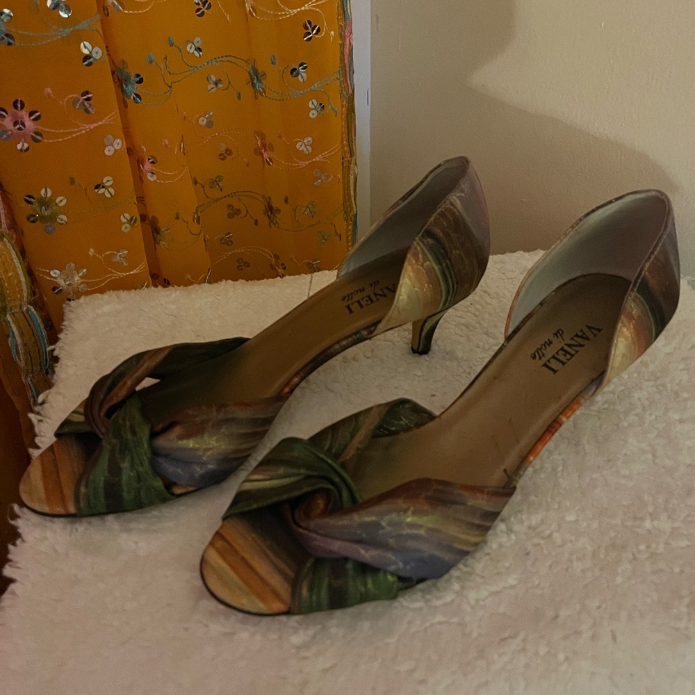 Vaneli Pumps